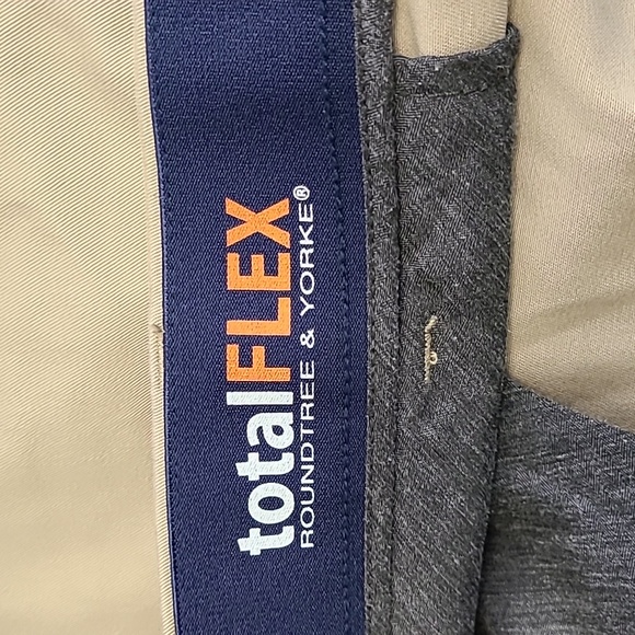 *NWOT Roundtree & Yorke TotalFLEX Flat Front Shorts - Picture 5 of 6